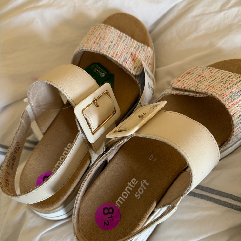 Remonte Cream and Tan Sandals